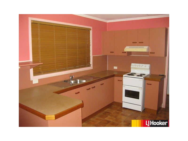 8 Herbert Court, Moranbah QLD 4744