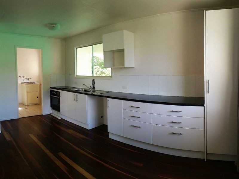 5 Belshore Street, Moranbah QLD 4744