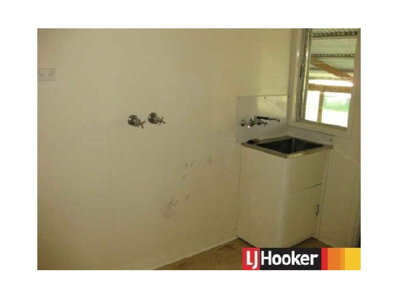 8 Laver Street, Moranbah QLD 4744