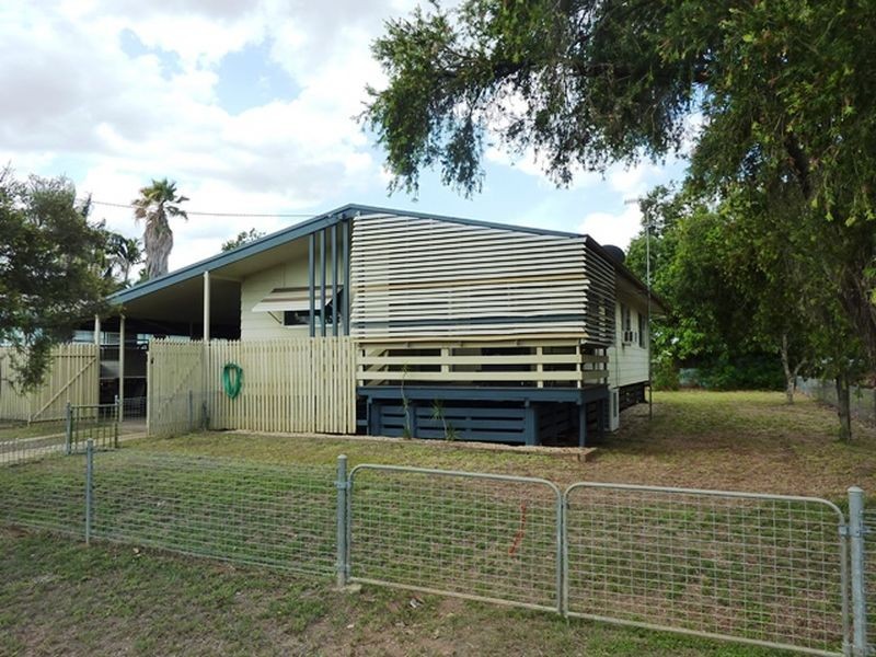 10 Flohr Drive, Moranbah QLD 4744