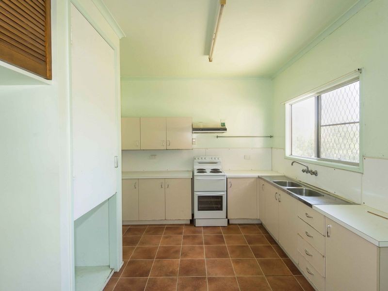 7 De Castella Drive, Moranbah QLD 4744