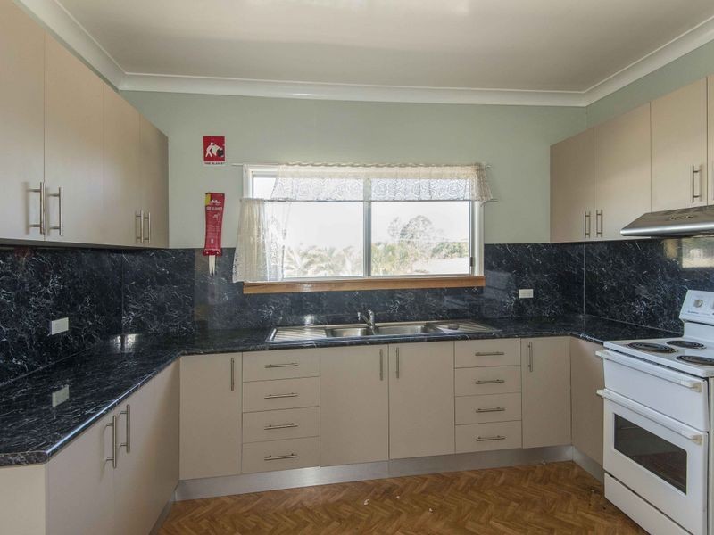 33 Ney Street, Moranbah QLD 4744