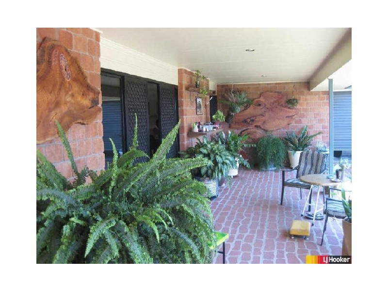 2 Macpherson Street, Moranbah QLD 4744