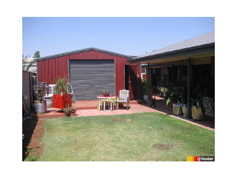 2 Macpherson Street, Moranbah QLD 4744