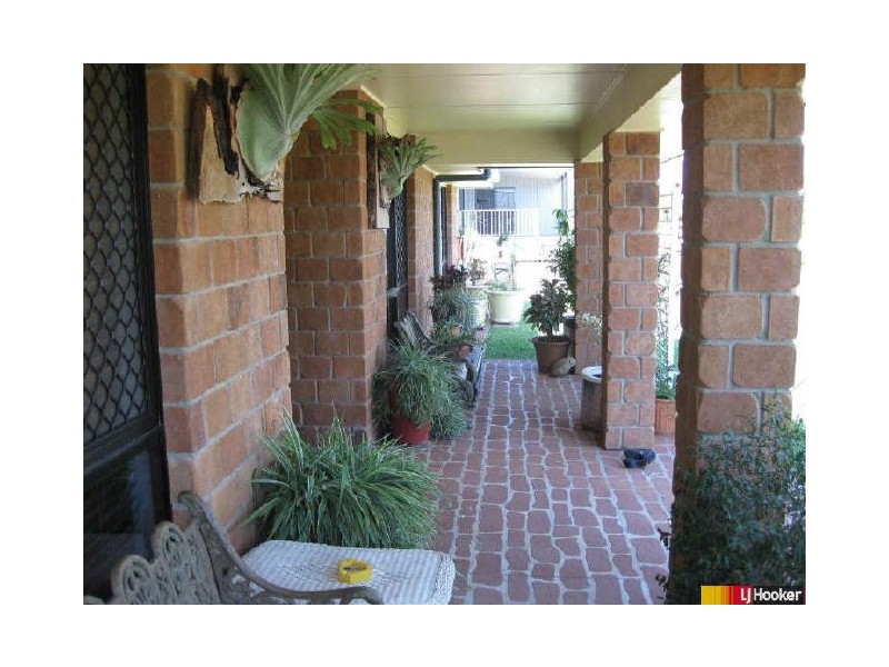 2 Macpherson Street, Moranbah QLD 4744