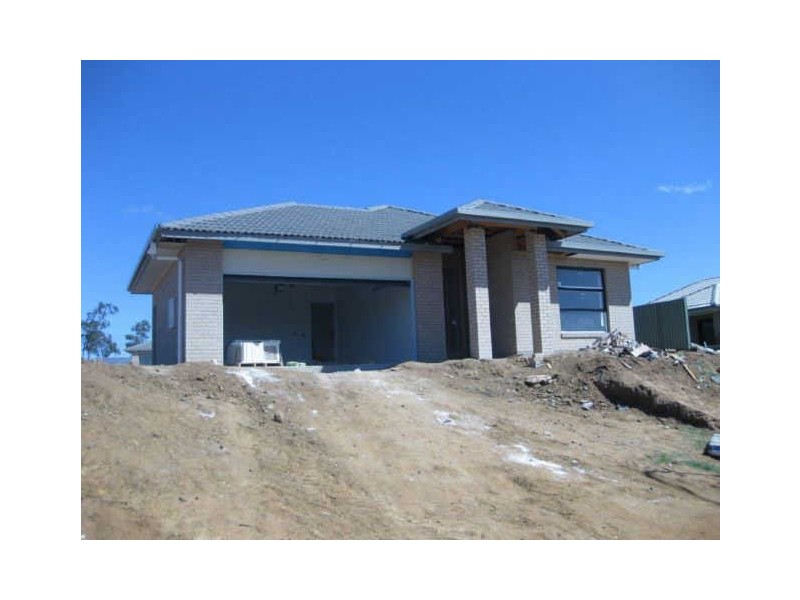 77 Utah Drive, Moranbah QLD 4744