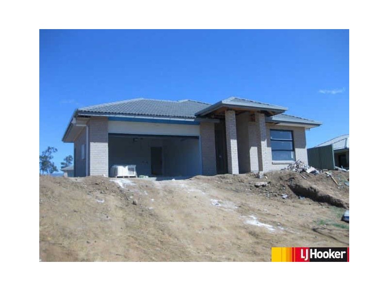 77 Utah Drive, Moranbah QLD 4744