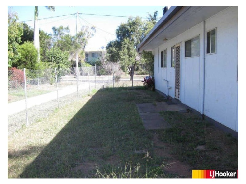 5 Shannon Drive, Moranbah QLD 4744