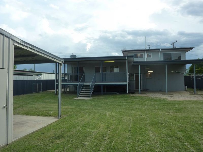 8 Hannah Crescent, Dysart QLD 4745