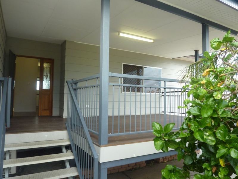 8 Hannah Crescent, Dysart QLD 4745