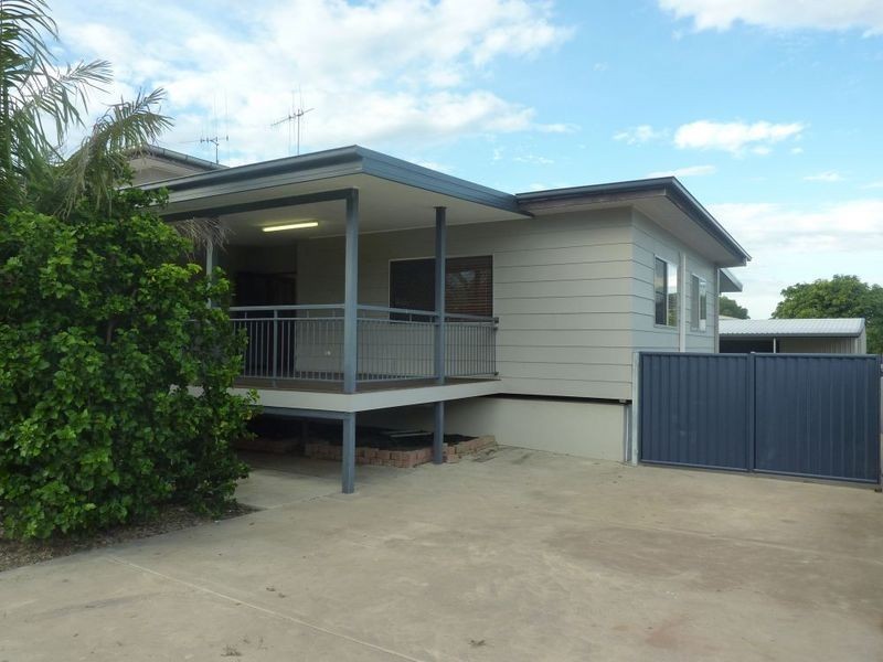 8 Hannah Crescent, Dysart QLD 4745