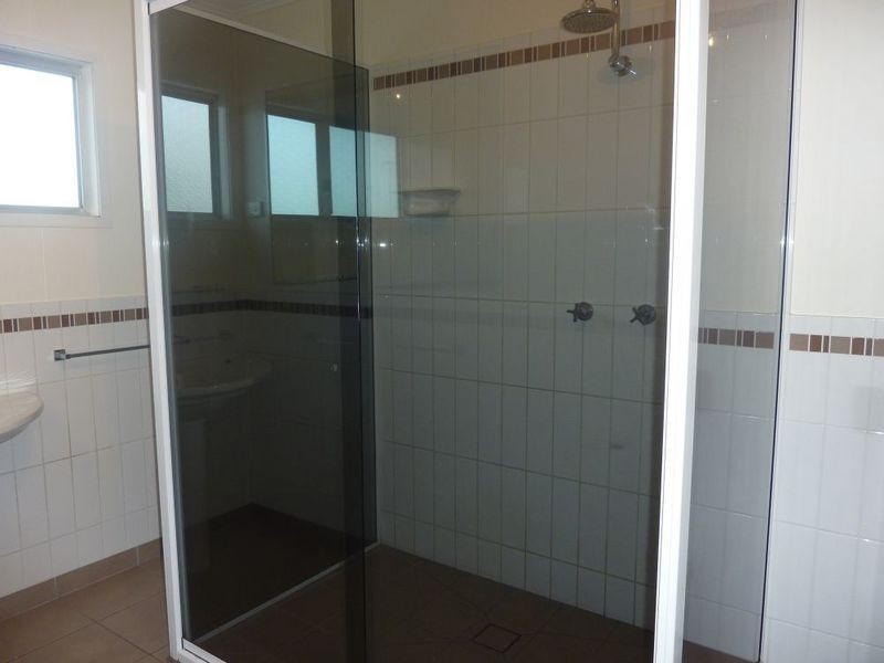 8 Hannah Crescent, Dysart QLD 4745