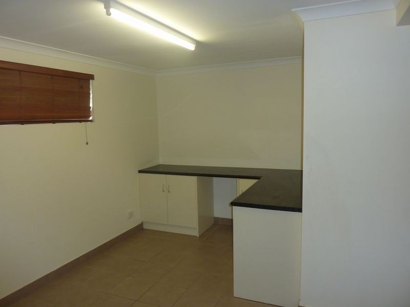 8 Hannah Crescent, Dysart QLD 4745