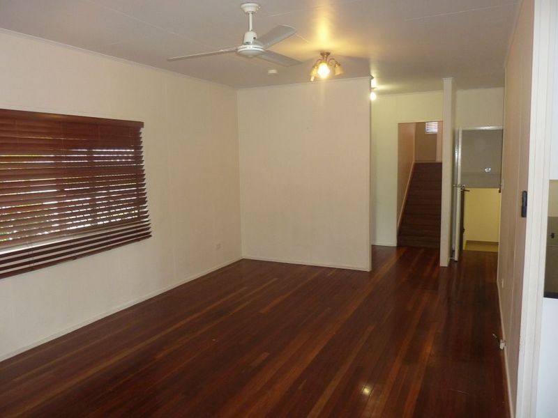 8 Hannah Crescent, Dysart QLD 4745