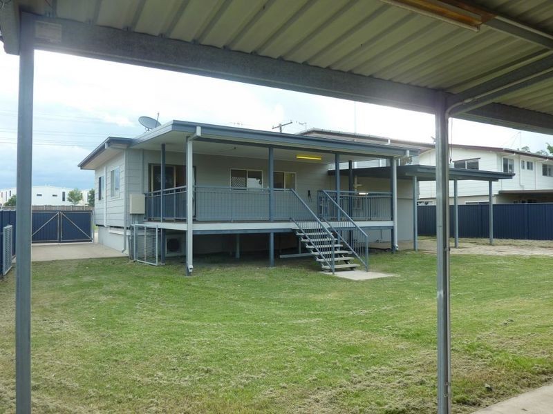 8 Hannah Crescent, Dysart QLD 4745