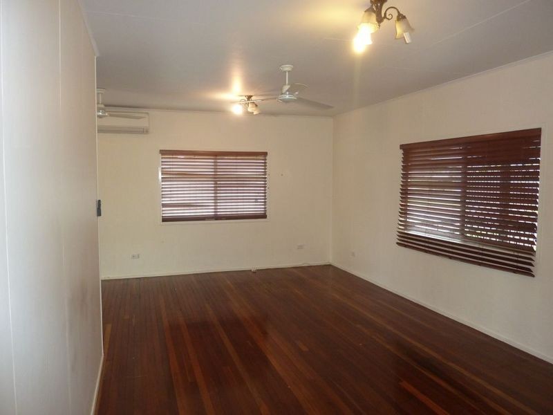 8 Hannah Crescent, Dysart QLD 4745