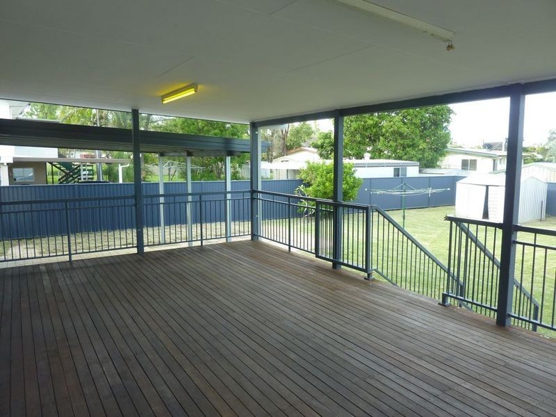8 Hannah Crescent, Dysart QLD 4745