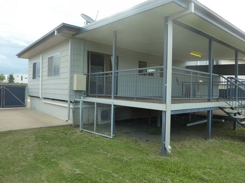 8 Hannah Crescent, Dysart QLD 4745