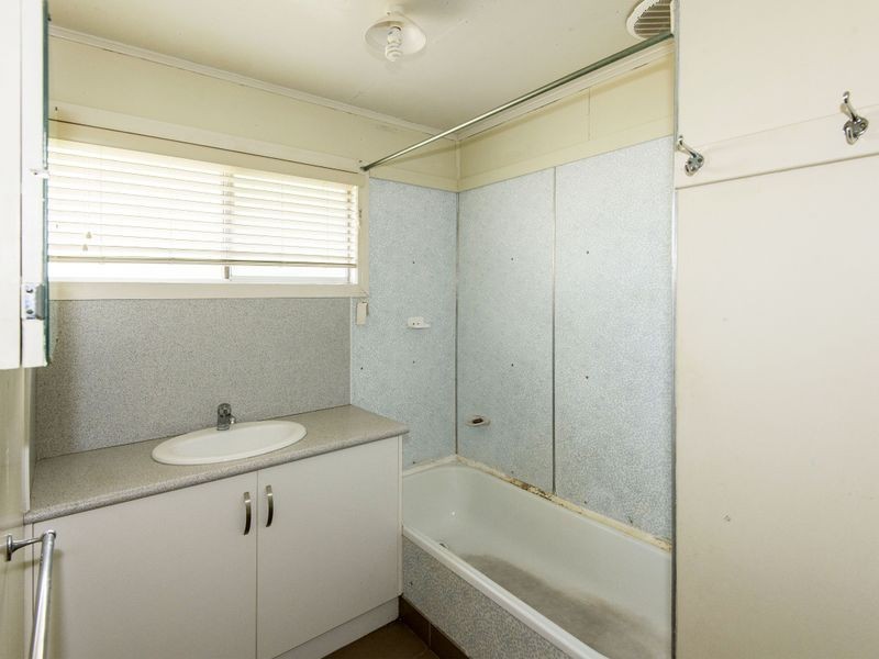 15 Queen Elizabeth Drive, Dysart QLD 4745