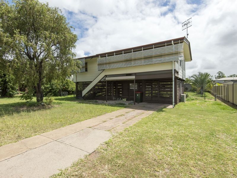 31 Middle Crescent, Dysart QLD 4745