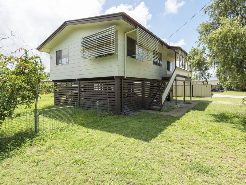 31 Middle Crescent, Dysart QLD 4745