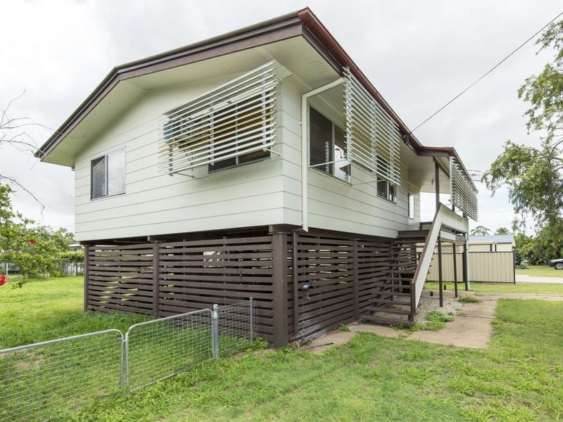 31 Middle Crescent, Dysart QLD 4745