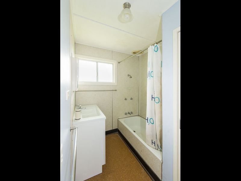 31 Middle Crescent, Dysart QLD 4745