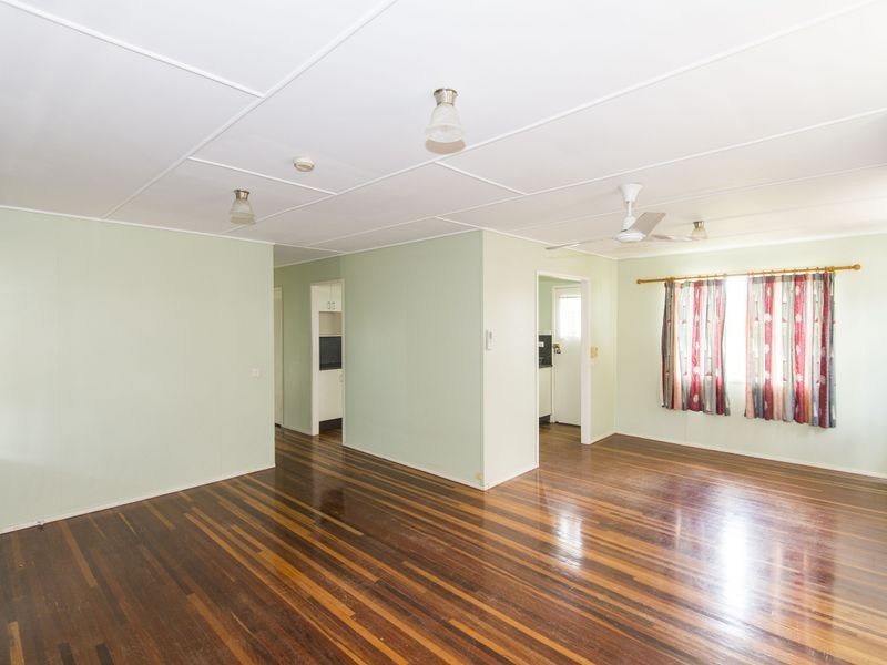 31 Middle Crescent, Dysart QLD 4745