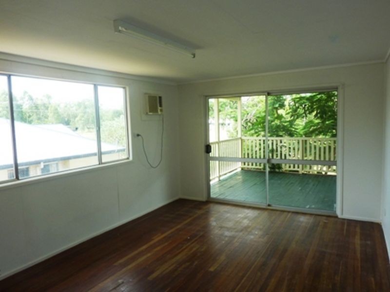 10 Oxford Street, Nebo QLD 4742