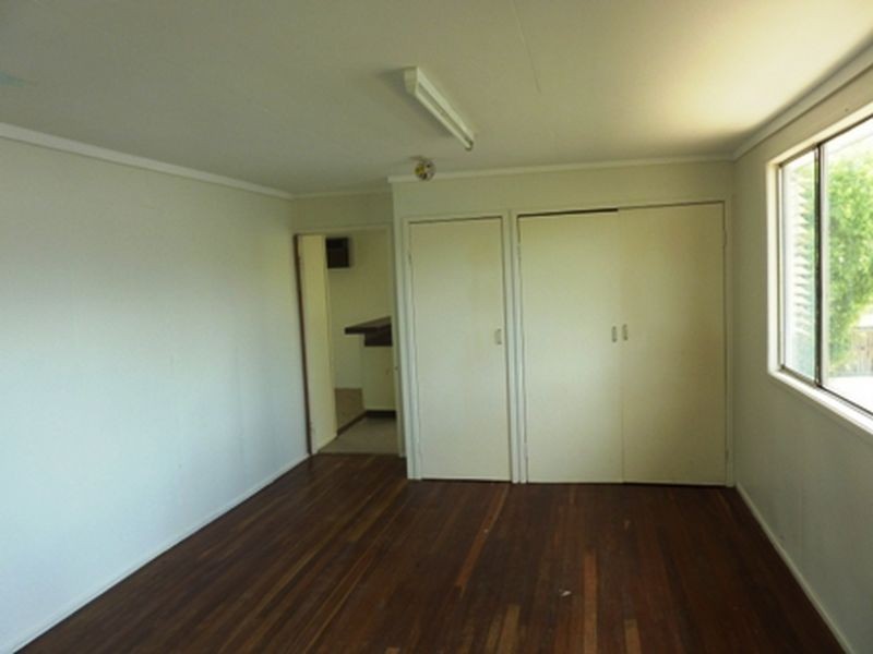 10 Oxford Street, Nebo QLD 4742