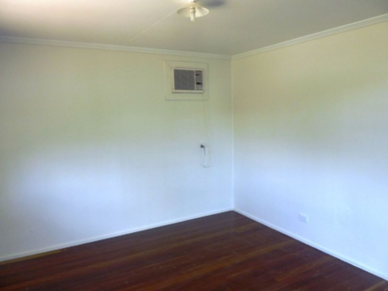 10 Oxford Street, Nebo QLD 4742