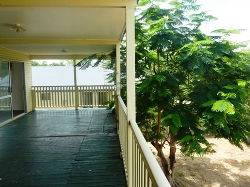 10 Oxford Street, Nebo QLD 4742