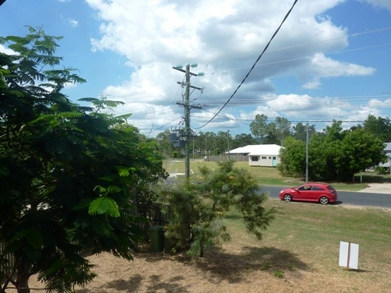 10 Oxford Street, Nebo QLD 4742