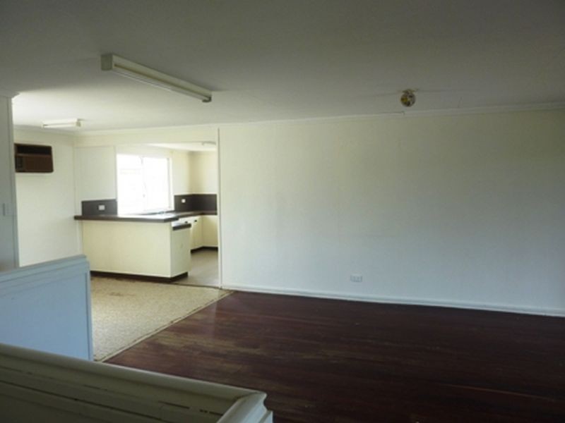 10 Oxford Street, Nebo QLD 4742