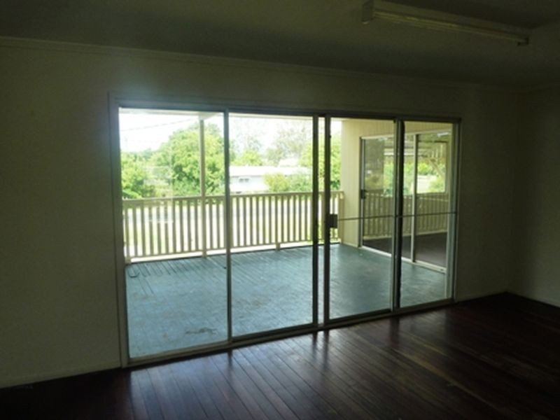 10 Oxford Street, Nebo QLD 4742