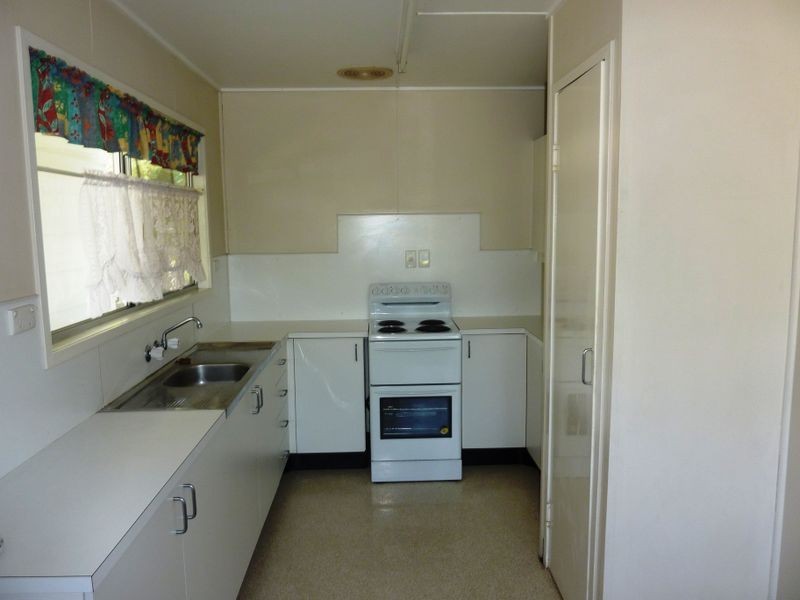 36 Middle Crescent, Dysart QLD 4745