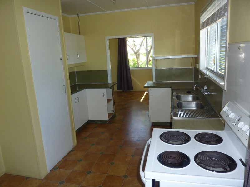 13 Middle Crescent, Dysart QLD 4745