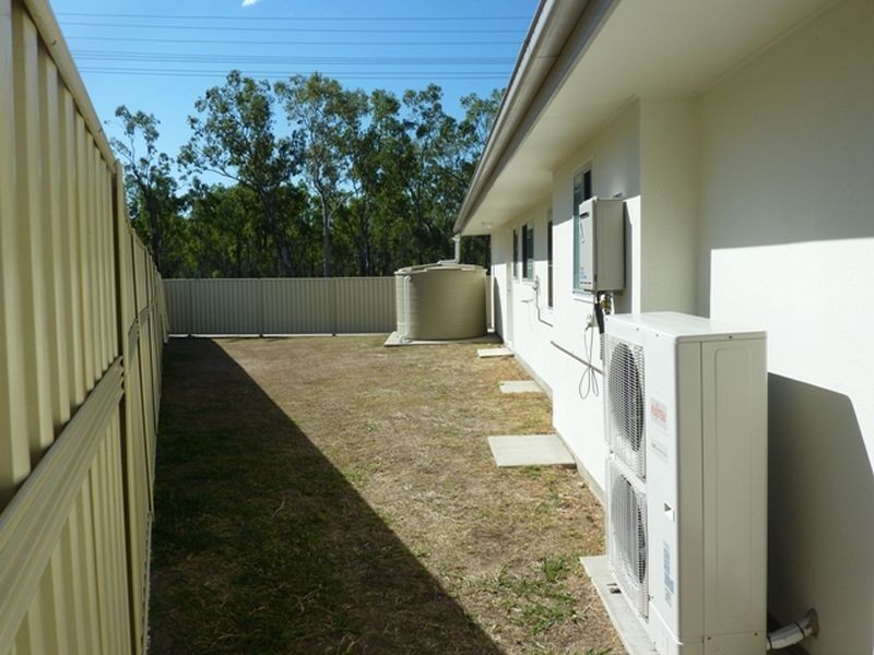 8/73 Centenary Drive, Middlemount QLD 4746