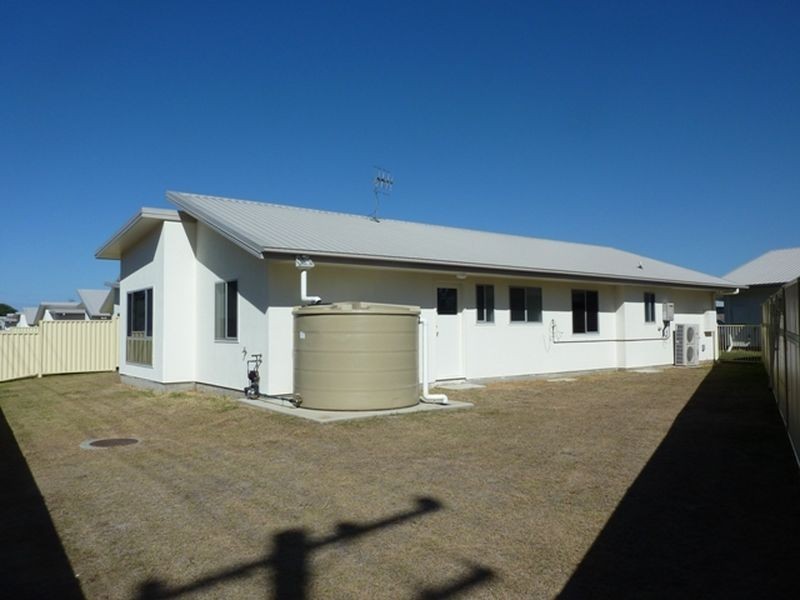 8/73 Centenary Drive, Middlemount QLD 4746