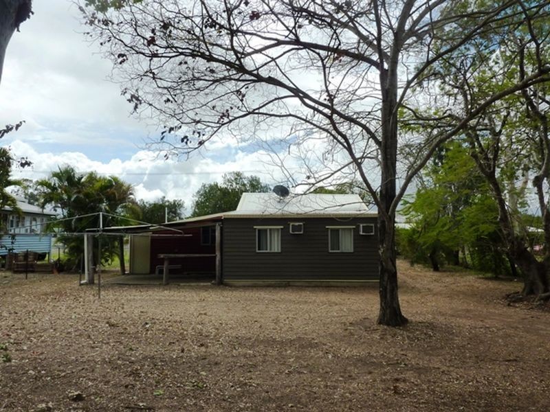 14 Mary Street, Nebo QLD 4742