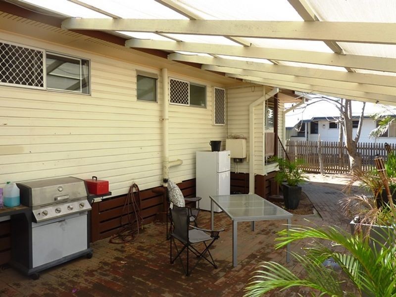2 Belshore Street, Moranbah QLD 4744