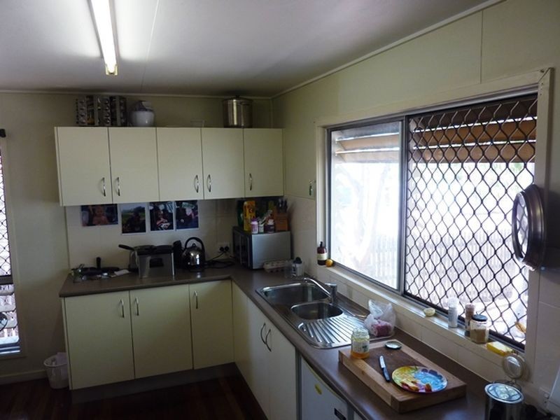 2 Belshore Street, Moranbah QLD 4744