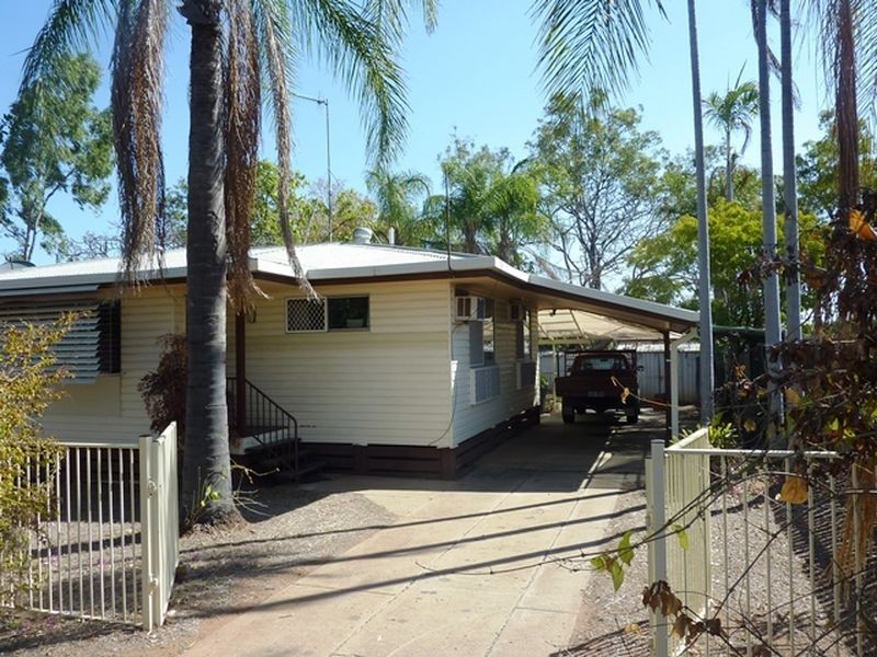 2 Belshore Street, Moranbah QLD 4744