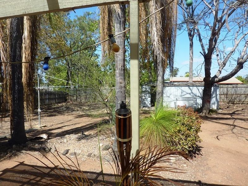 2 Belshore Street, Moranbah QLD 4744