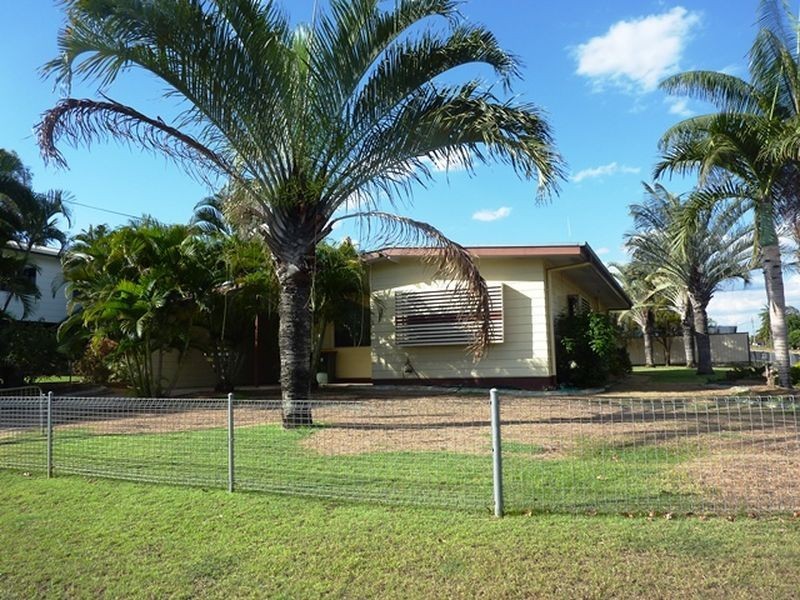 17 Grout Street, Moranbah QLD 4744