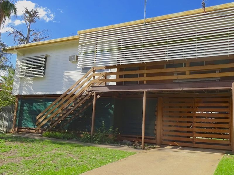 33 Jackson Avenue, Moranbah QLD 4744