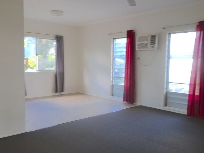 33 Jackson Avenue, Moranbah QLD 4744