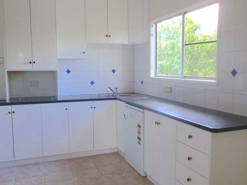 33 Jackson Avenue, Moranbah QLD 4744