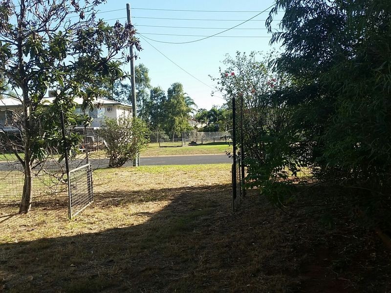 6 Barraclough Crescent, Moranbah QLD 4744