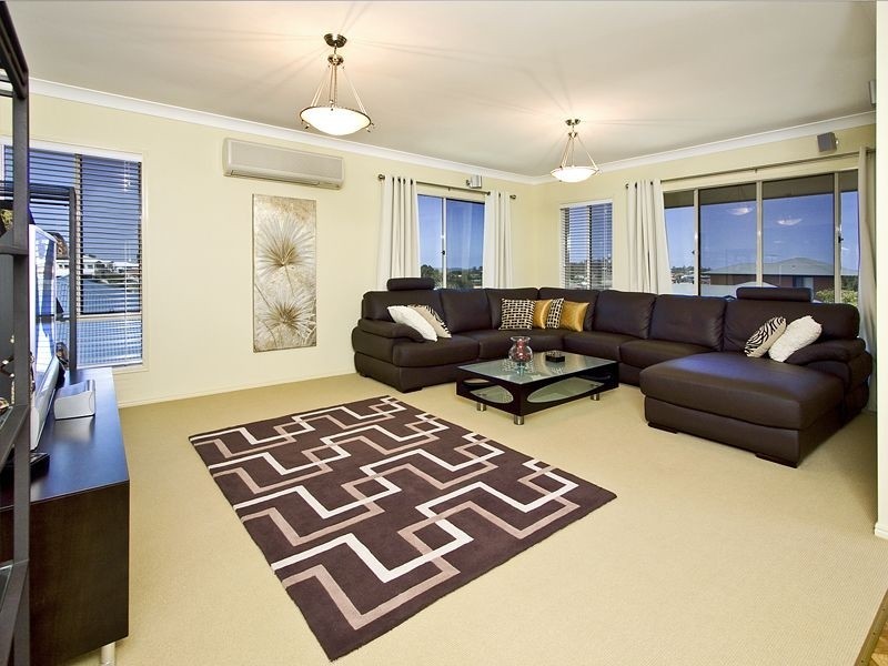 10 EMANUAL COURT, Eatons Hill QLD 4037